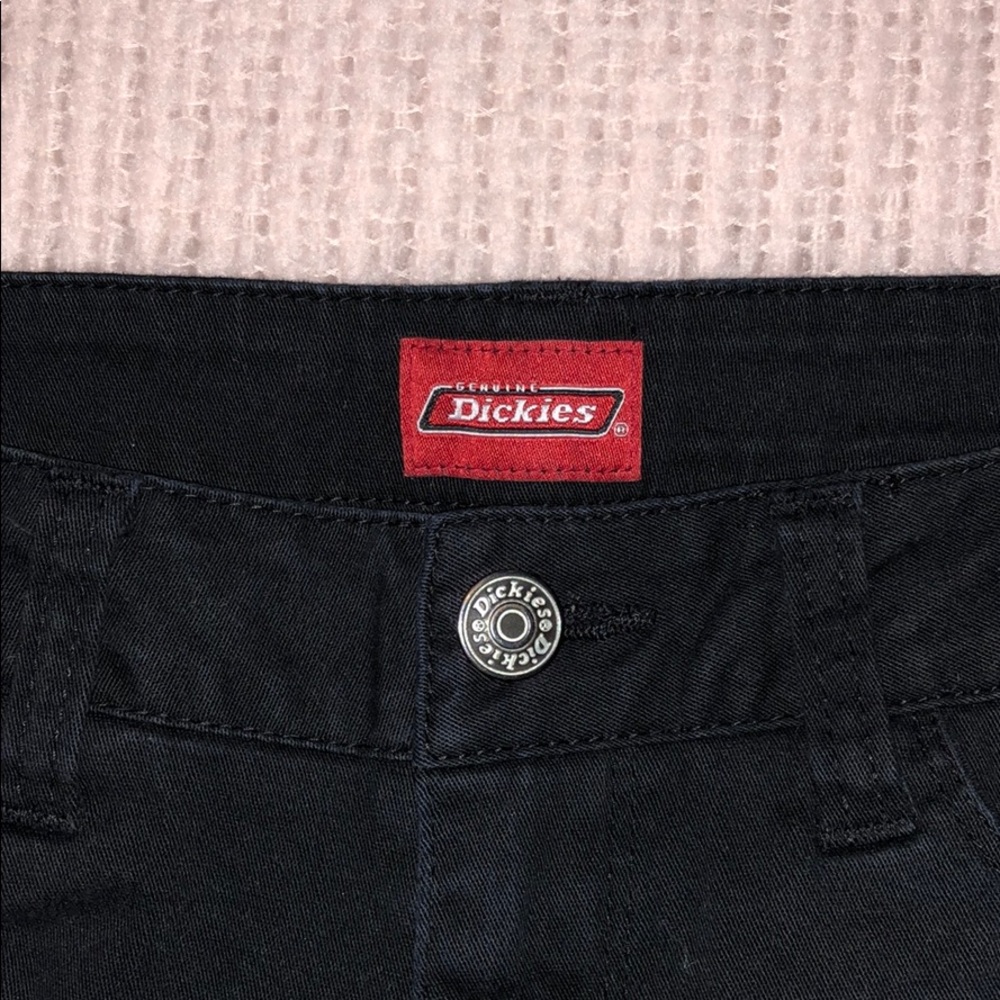 barely worn - Picture 2 of 2